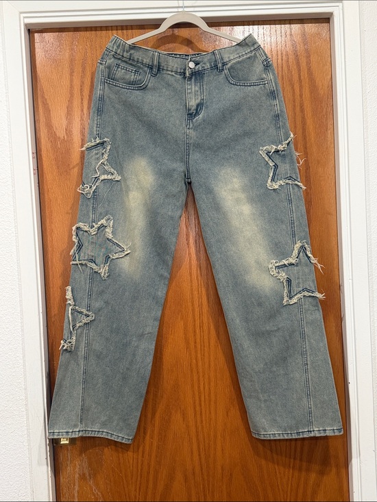 Denim - Star-Appliqué Distressed Denim Jeans - Faded Blue